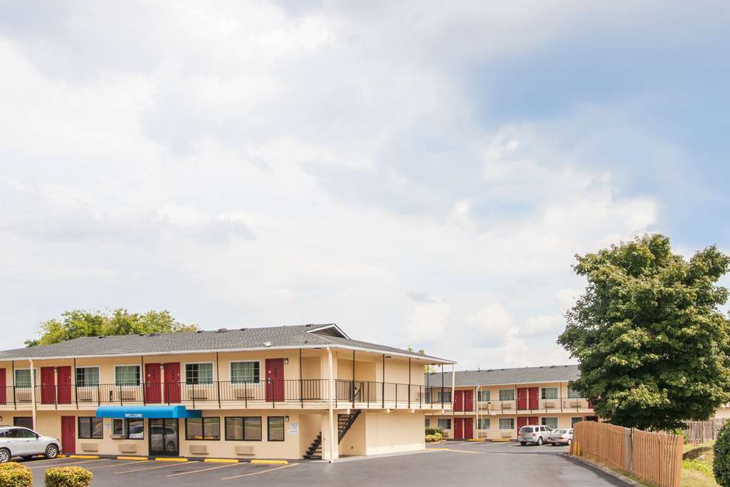Rodeway Inn Nashville Airport South Exterior photo
