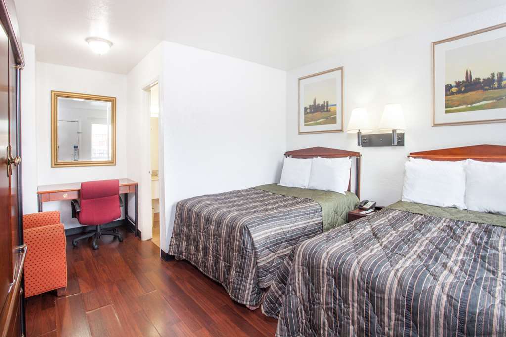 Rodeway Inn Nashville Airport South Room photo